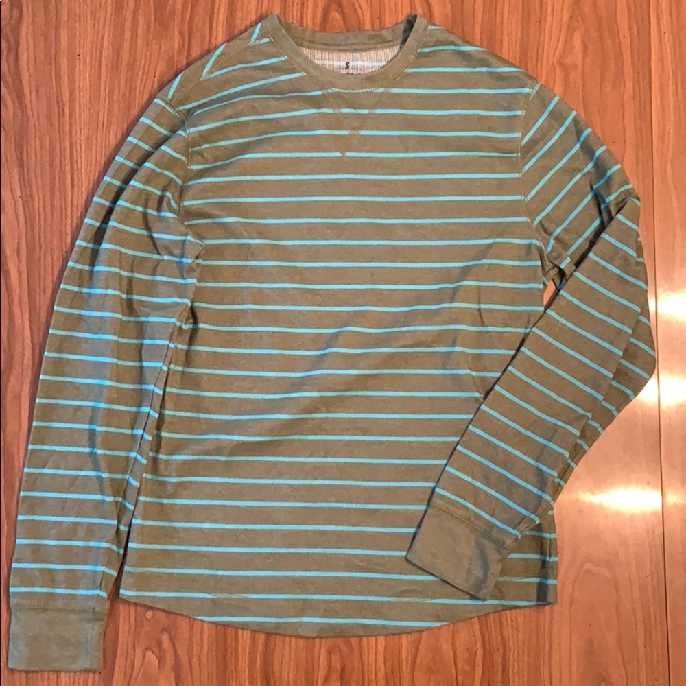 Old Navy long-sleeve Tee